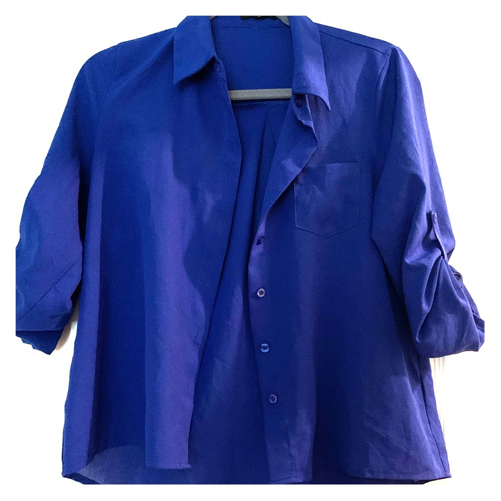 Royal blue button down shirt 💙💙